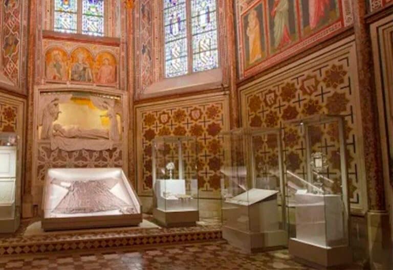 Los restos de san Francisco de Asís, listos para recibir a los peregrinos