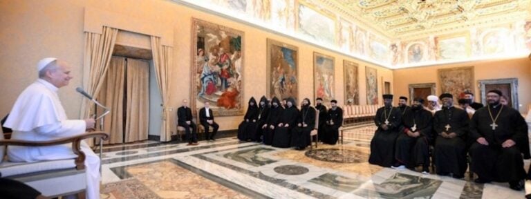 León audiencia sacerdotes orientales