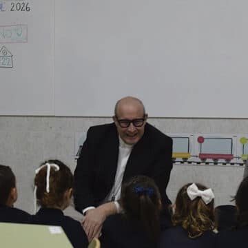El obispo de Málaga y Melilla, José Antonio Satué, en su primera visita pastoral a la ciudad