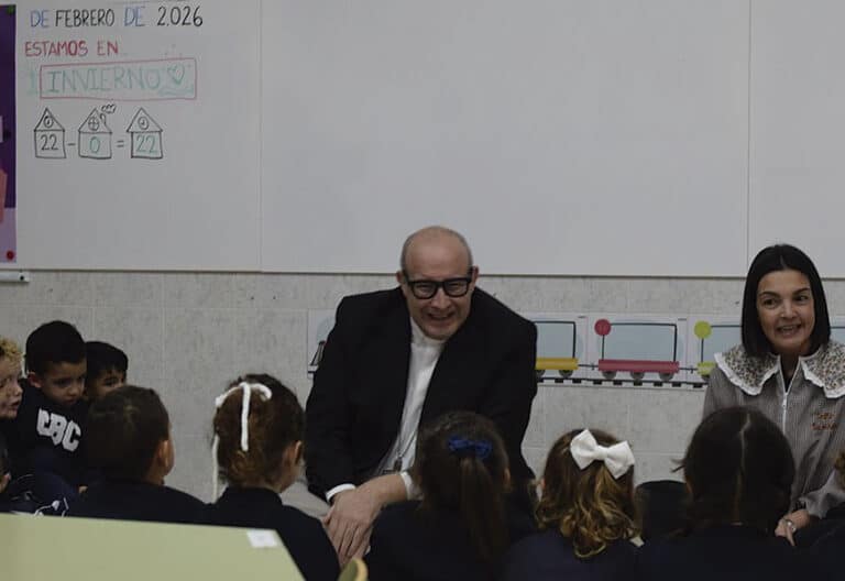 El obispo de Málaga y Melilla, José Antonio Satué, en su primera visita pastoral a la ciudad