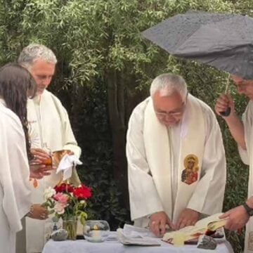 Los obispos de la Patagonia caminan y celebran entre las cenizas de los incencios