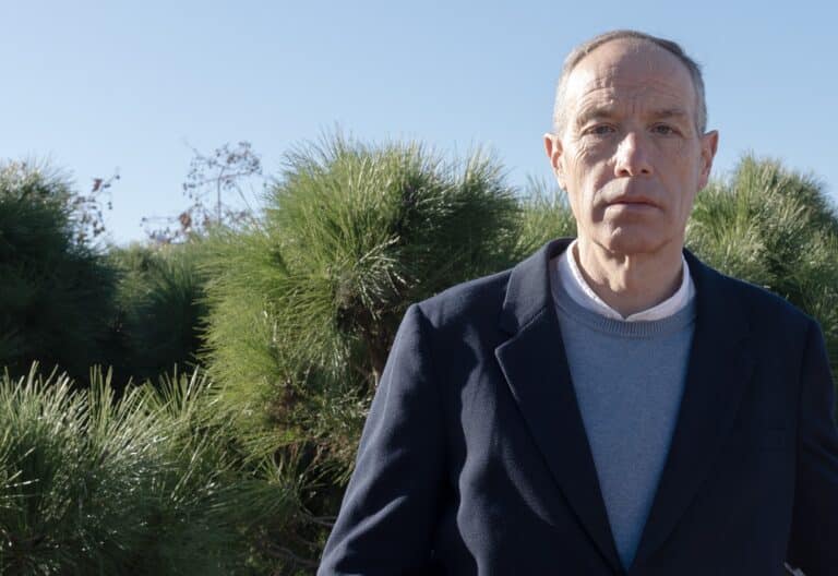 Francesc Torralba, en su domicilio de Barcelona (Foto: Agustí Codinach)