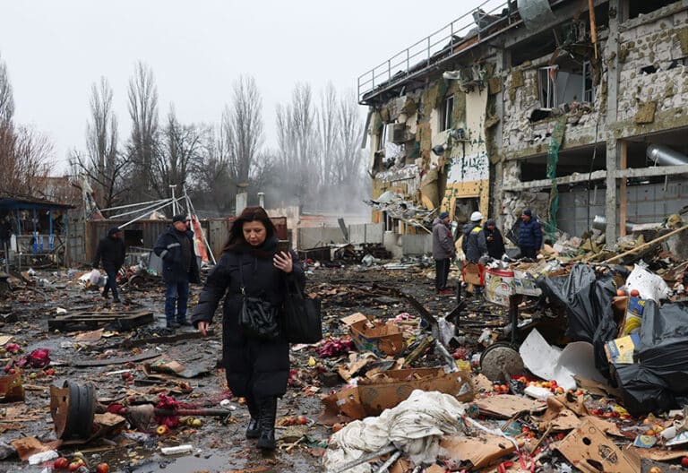 Ataque ruso nocturno contra una zona residencial en Odesa, Ucrania