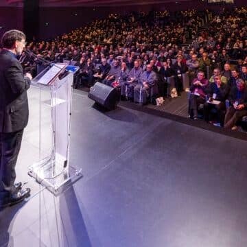 El cardenal José Cobo, en la asamblea Convivium