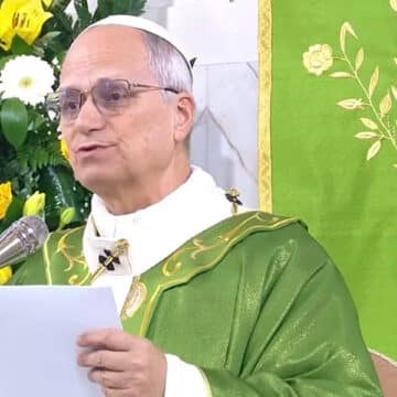 León XIV arranca en la periferia su primera gira por las parroquias romanas apelando a la paz