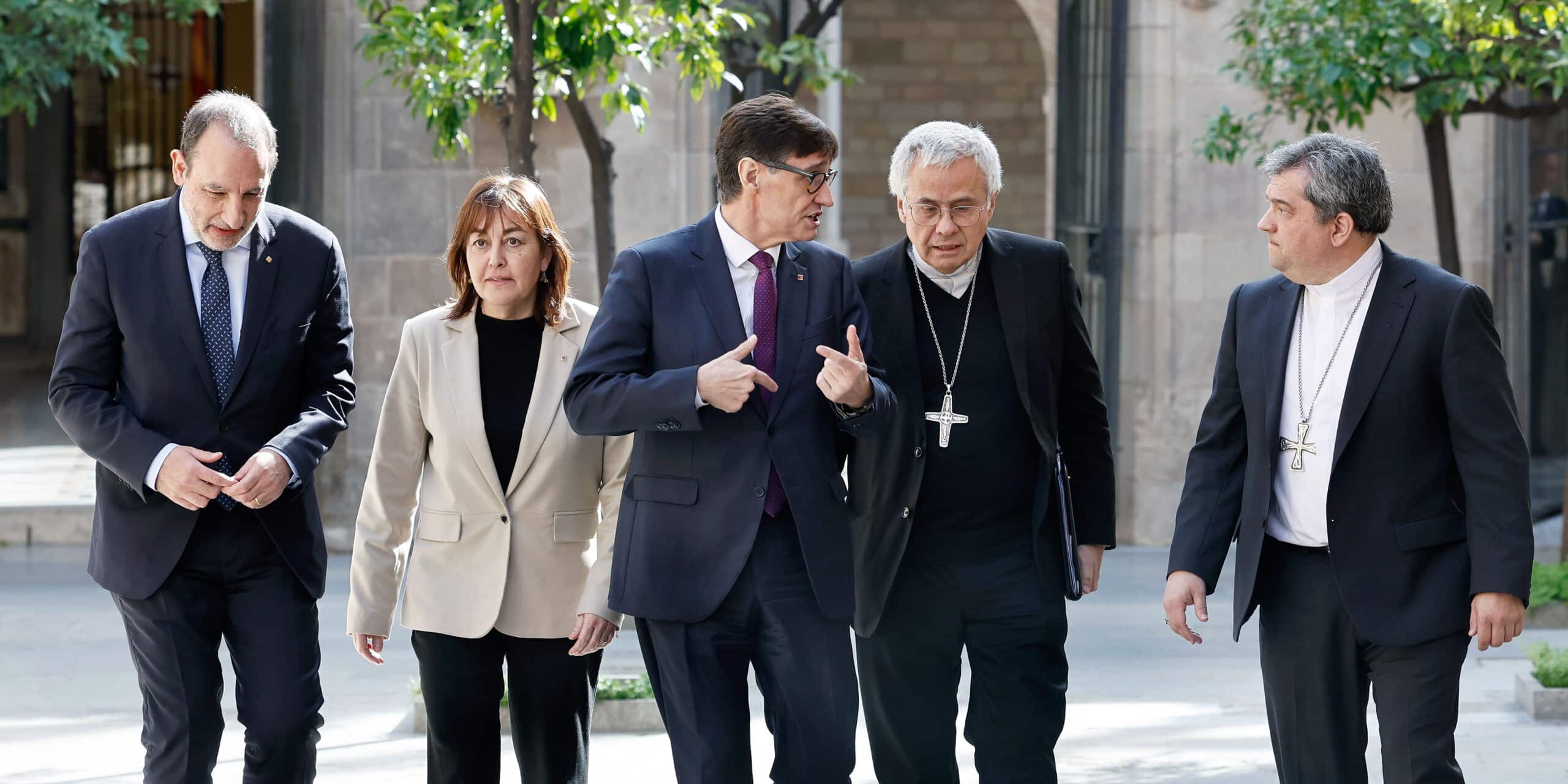 Salvador Illa con los obispos Daniel Palau y Joan Planellas