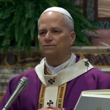 León XIV celebra la misa en la parroquia del Sagrado Corazón de Jesús, confiada a los salesianos