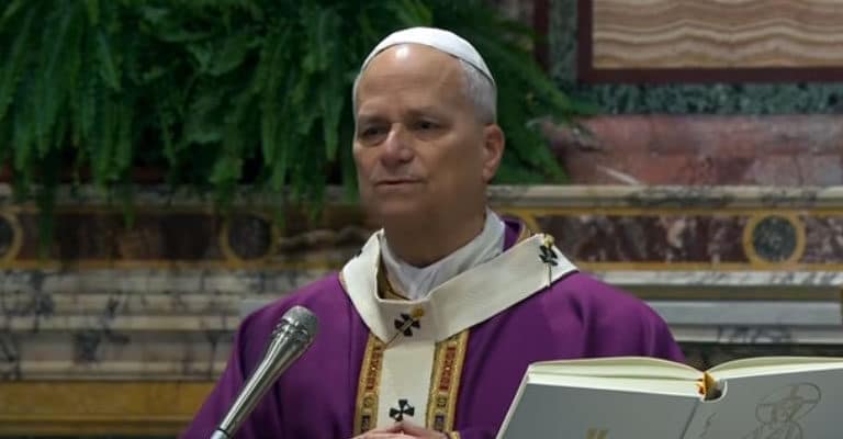 León XIV celebra la misa en la parroquia del Sagrado Corazón de Jesús, confiada a los salesianos