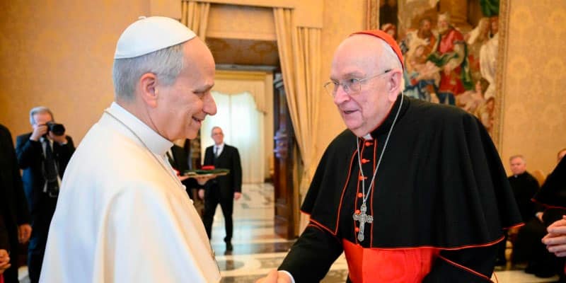 El papa León XIV, con el cardenal Fernando Vérgez, LC