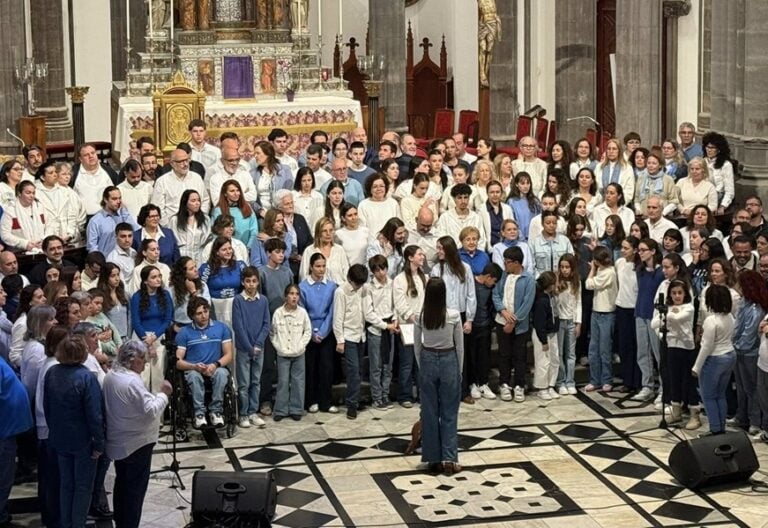 La catedral de La Laguna de Tenerife, durante la grabación del himno del viaje de León XIV a