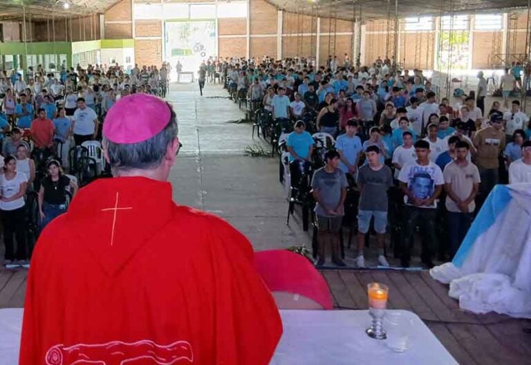 El obispo de Goya invitó a todos los jóvenes a caminar la Semana Santa con Jesús