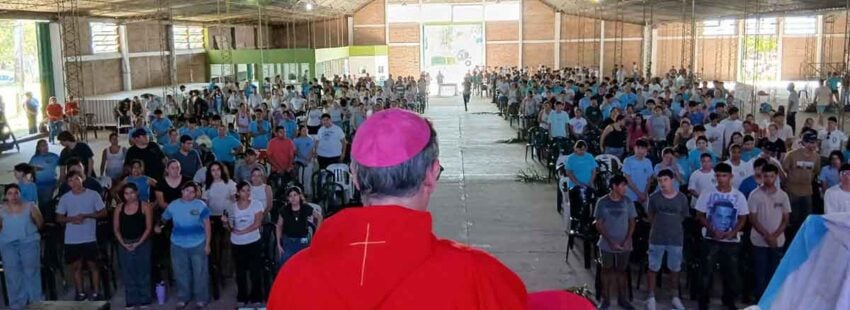 El obispo de Goya invitó a todos los jóvenes a caminar la Semana Santa con Jesús