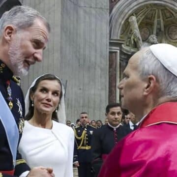 Felipe VI y Letizia, con León XIV