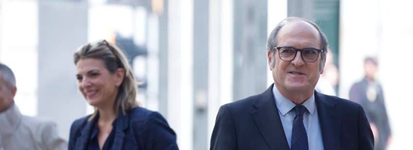 Ángel Gabilondo entrega en el Parlamento el informe sobre la actividad en 2025 del Defensor del