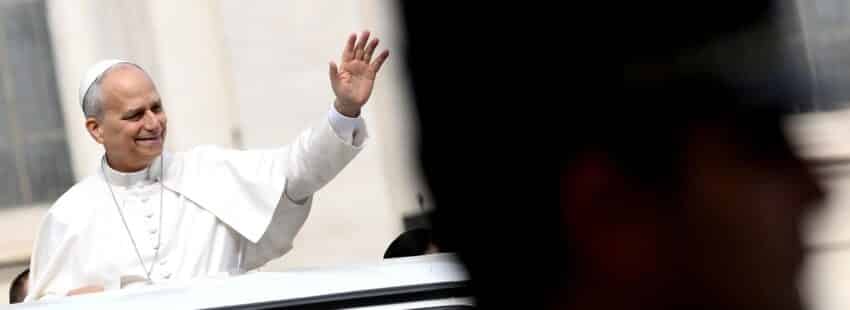 León XIV, en la Plaza de San Pedro