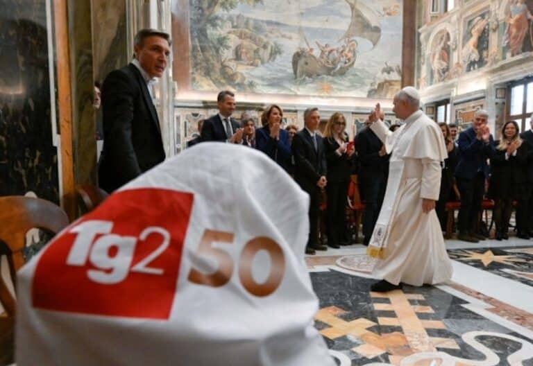 León XIV advierte a los periodistas: “La guerra no puede contarse como un videojuego”