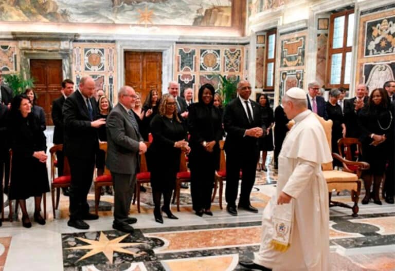 León XIV a los alcaldes de Illinois: “Sus municipios no son lugares anónimos, sino que tienen