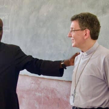 Barthélemy Yaouda Hourgo, obispo de Yagoua, Camerún, y el obispo auxiliar de Barcelona, David