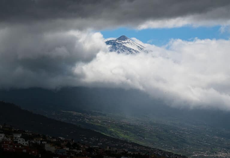 el Teide visto desde el municipio tinerfeño de La Matanza