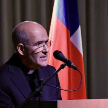 El Prefecto del Dicasterio para la Cultura y la Educación llamó a “trazar nuevos mapas de