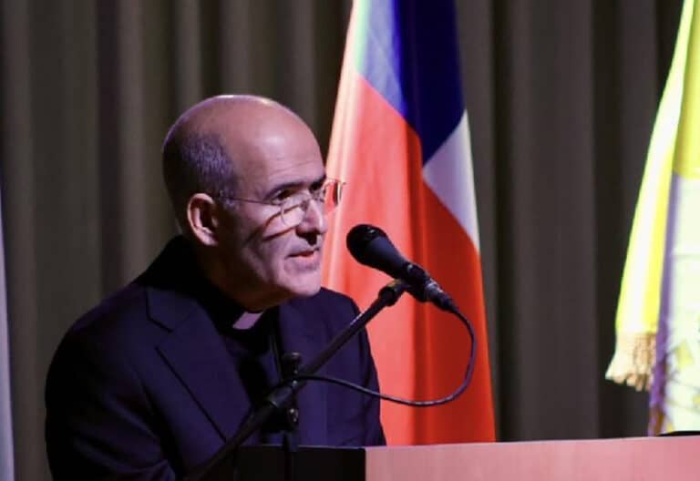 El prefecto del Dicasterio para la Cultura y la Educación llamó a “trazar nuevos mapas de