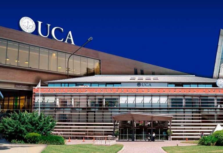 Universidad Católica Argentina: 68 años en salida