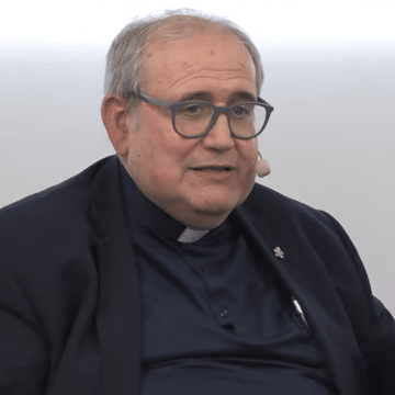 Manuel María Bru presenta 'El legado de Francisco'