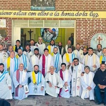 Los curas villeros piden al papa Francisco que no les suelte la mano