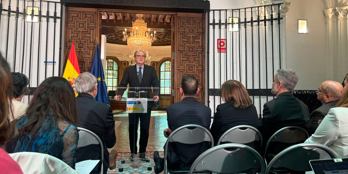 Gabilondo tras firmar el protocolo de abusos