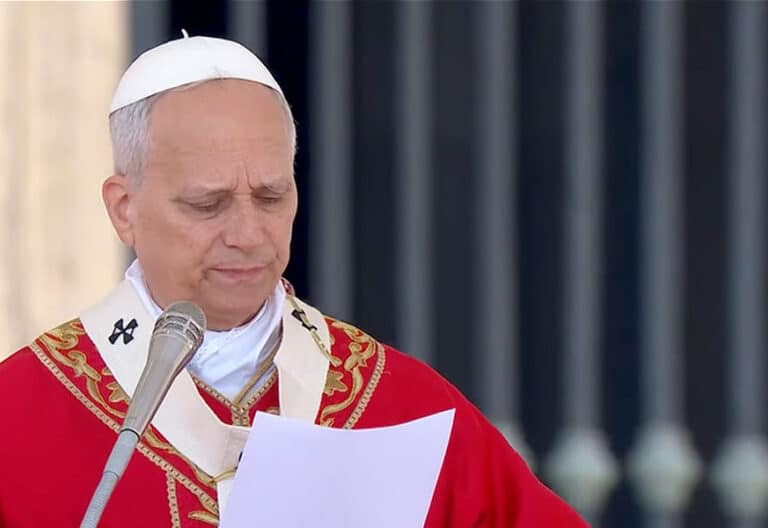 El Papa pide en el ángelus del Domingo de Ramos que se “abran caminos de reconciliación y de