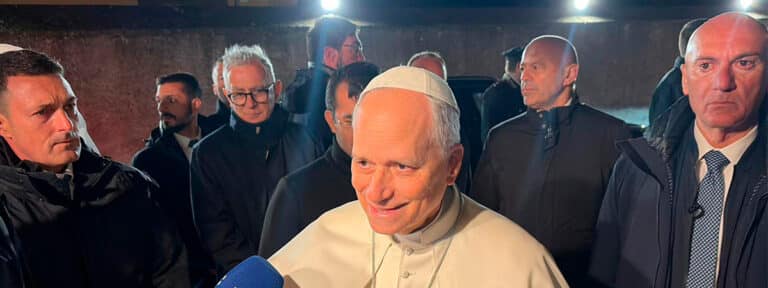 León XIV pide a Trump y a los líderes mundiales el fin de la guerra