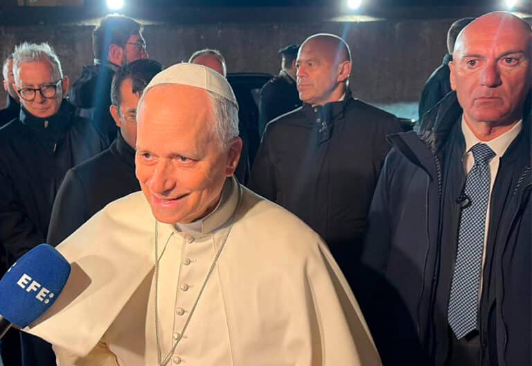 León XIV pide a Trump y a los líderes mundiales el fin de la guerra