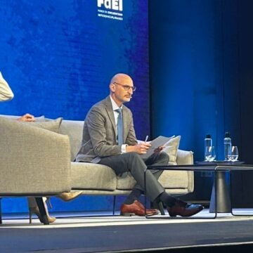 Cayetana Álvarez de Toledo, Jesús Avezuela y Luis Argüello