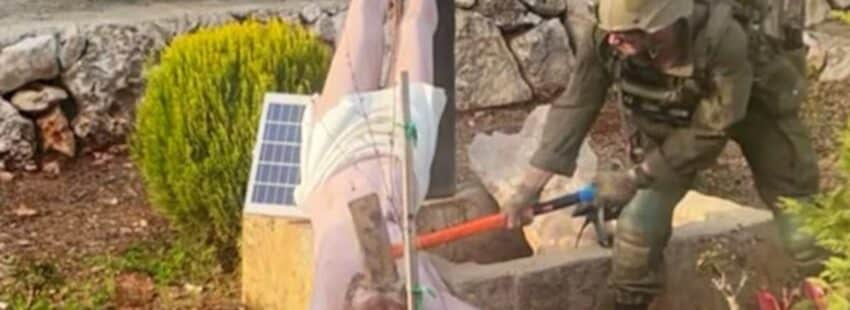 Profanación de un crucifijo por un soldado israelí