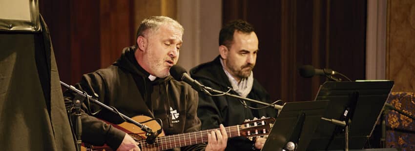 Joan Àguila, voz y compositor del grupo Canta la Teva Fe (CTF).