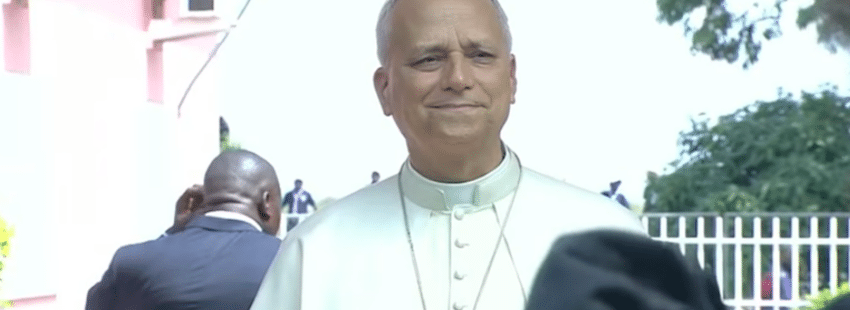 León XIV en la residencia ancianos Angola