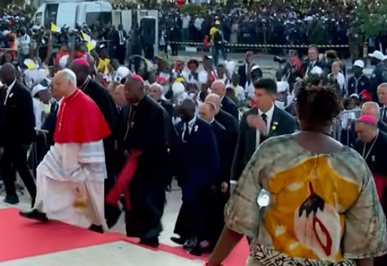 León XIV encuentro Iglesia Angola