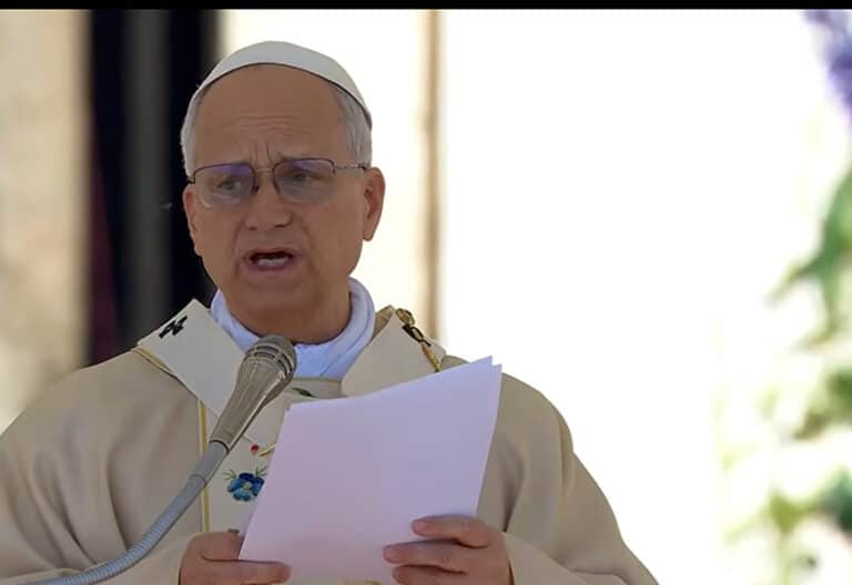 El Papa denuncia la “violencia de la guerra” y la “idolatría del lucro” en la misa de