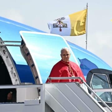 León XIV llega a Camerún