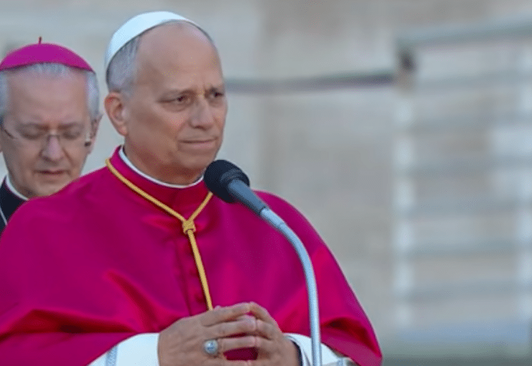 Rosario por la paz de León XIV