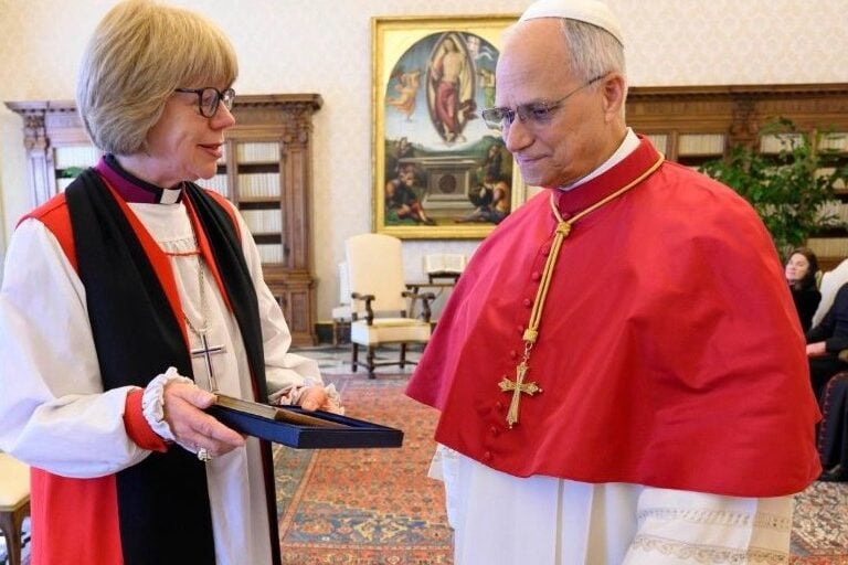 León XIV y Sarah Mullally