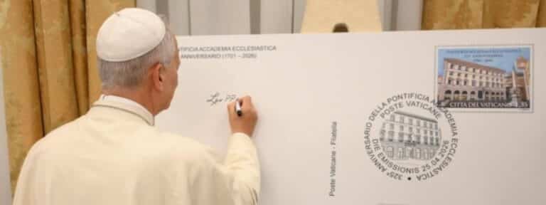 León XIV pide a los futuros nuncios que sean “canales” de paz y de derechos humanos