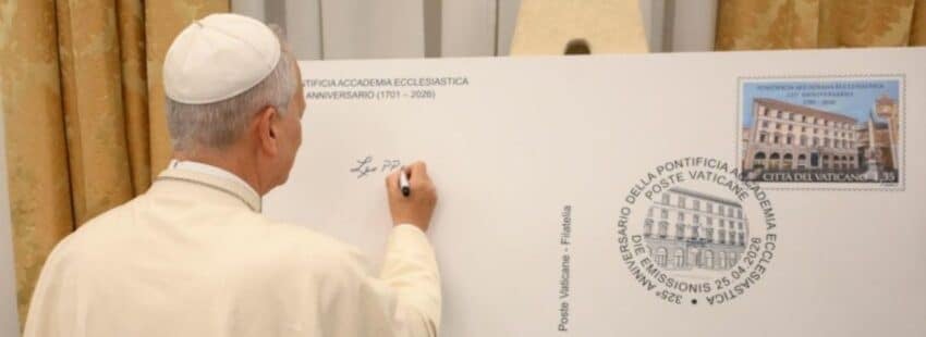 León XIV pide a los futuros nuncios que sean “canales” de paz y de derechos humanos