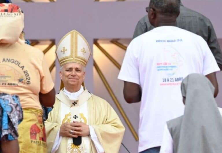 El Papa pide a Angola que supere las “viejas divisiones” y la corrupción