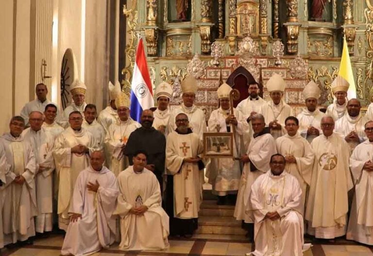La Iglesia paraguaya recibió la reliquia de san Francisco de Asís