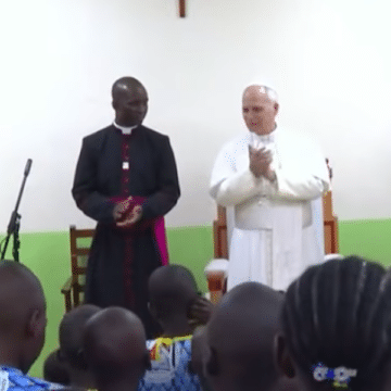 León XIV en el orfanato Ngul Zamba