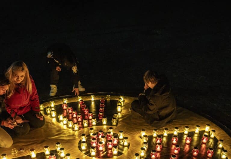 Oración en Prypyat por los 40 años del desastre nuclear de Chernóbil