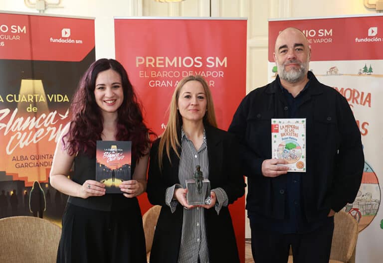 Alba Quintas Garciandia y Josan Hatero ganan el Gran Angular y el Barco de Vapor. Foto: Sergio