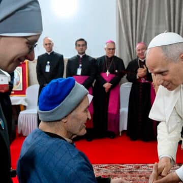 León XIV, en Annaba con las Hermanitas de los Pobres