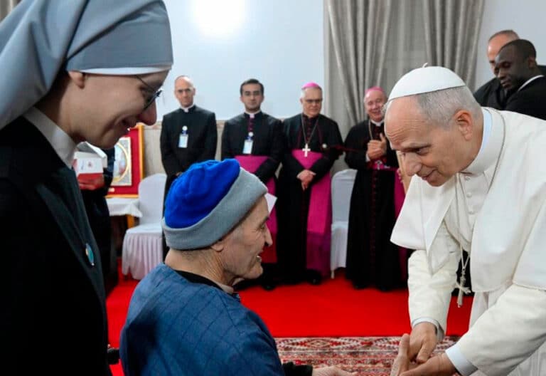 León XIV, en Annaba con las Hermanitas de los Pobres
